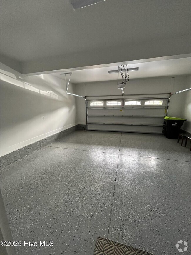 Building Photo - 604 Creekway Cir SE Rental