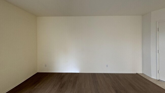 5751 Camellia Ave