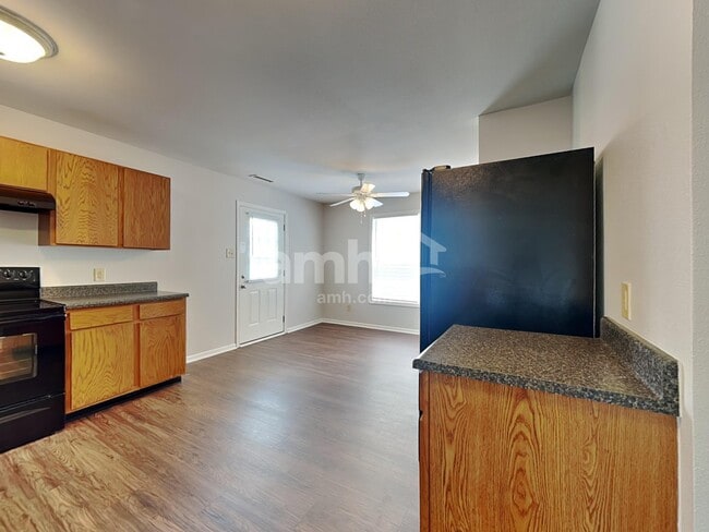 Photo - 2373 Blackthorn Dr