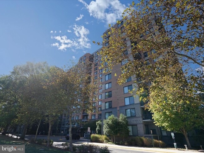 Building Photo - 2451 Midtown Ave Unit 801
