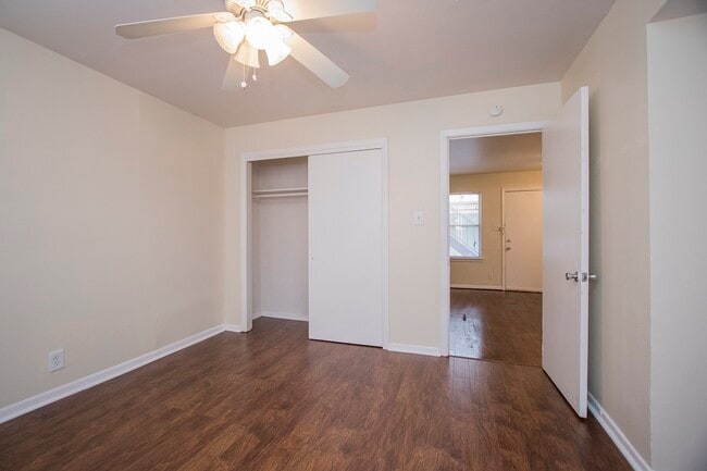 Building Photo - 8803 Timberside Dr Unit 9