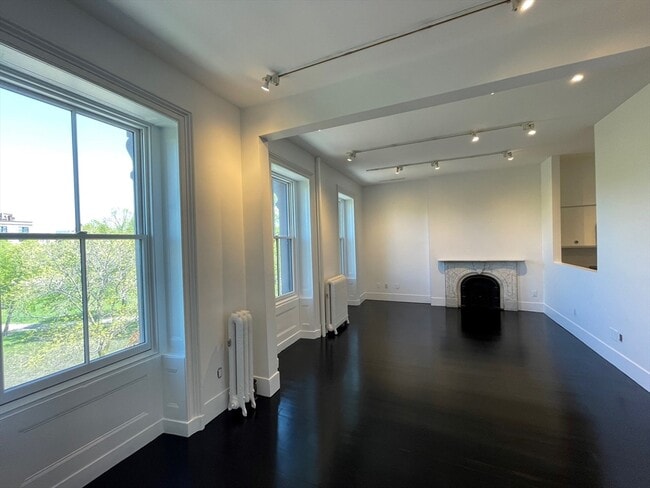 Building Photo - 254 W Newton St Unit 3