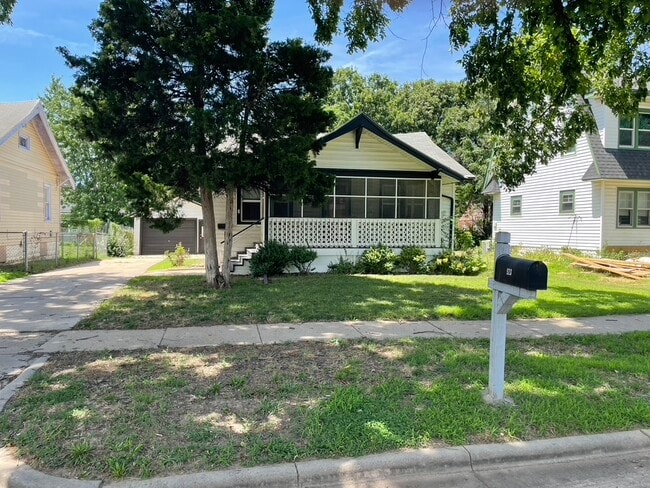 Building Photo - 523 N Erie Ave Rental