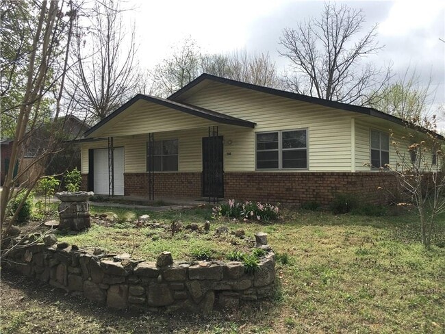 Building Photo - 500 Crutcher St Rental