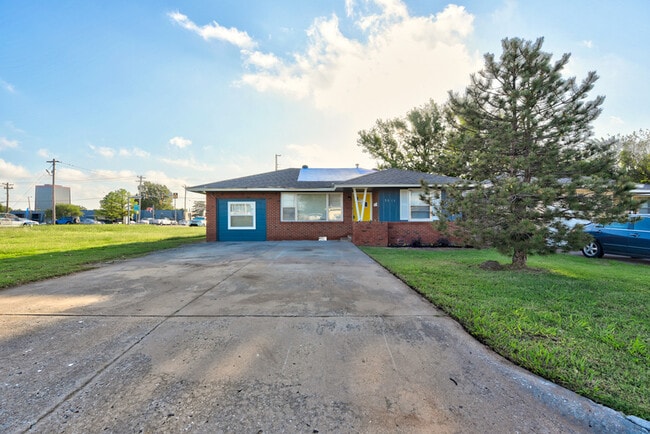 Photo - 5016 N Woodward Ave
