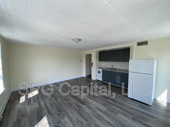 Photo - 5 Center Square Unit 36