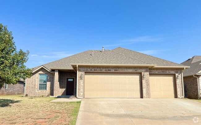 Building Photo - Spacious Home in Yukon