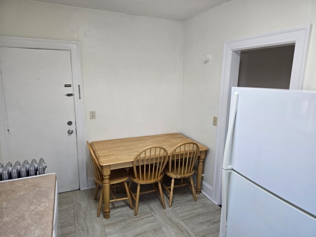 eat in kitchen