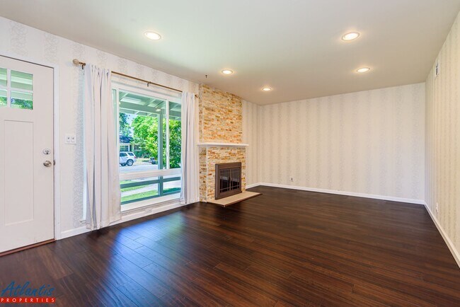 Photo - Beautiful Home | Remodeled Kitchen | Central A/C