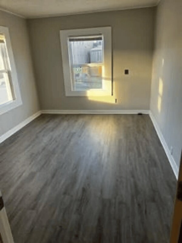 Photo - 209 S 1st St