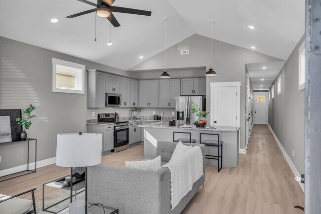 Photo - 307 Kate St Unit 307 Kate St  A