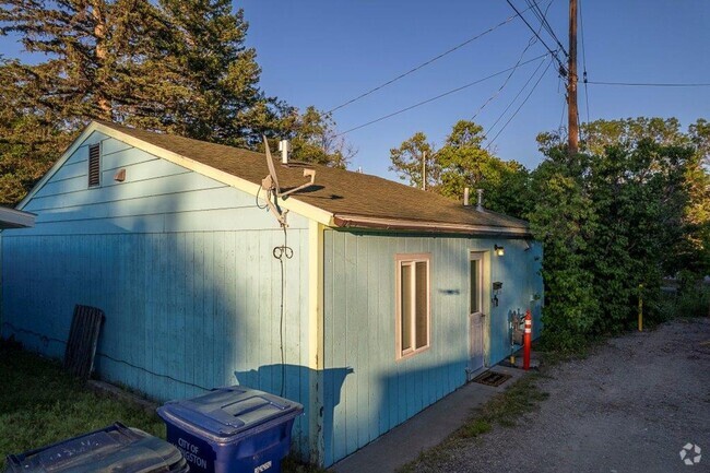 Building Photo - 426.5 S 5th Livingston, MT 59047 Rental