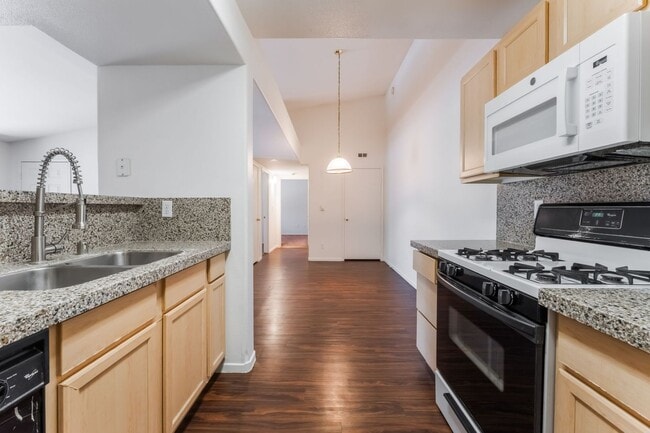 Photo - Gorgeous 3 Bedroom Seven Hills Condo For L...