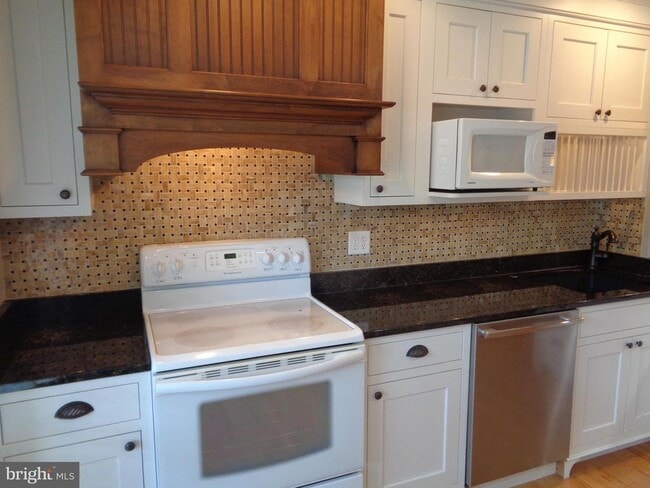 Photo - 10 Donagh Ct
