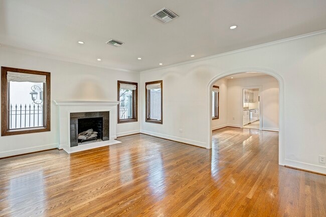 Photo - 3028 Georgetown St