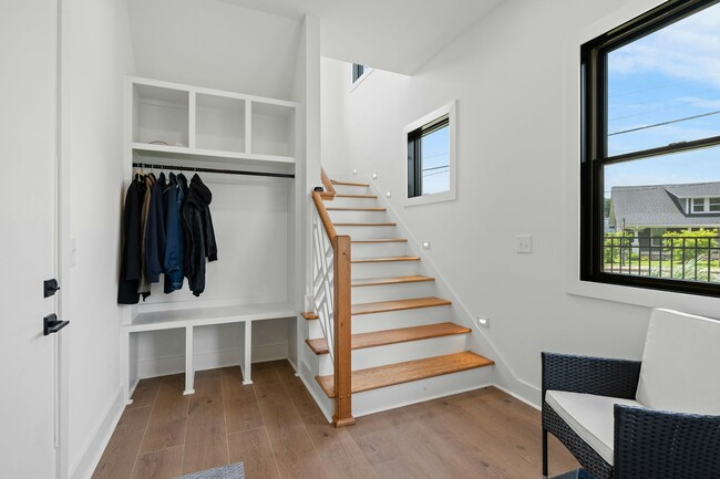 Photo - 1258a 1st Ave S