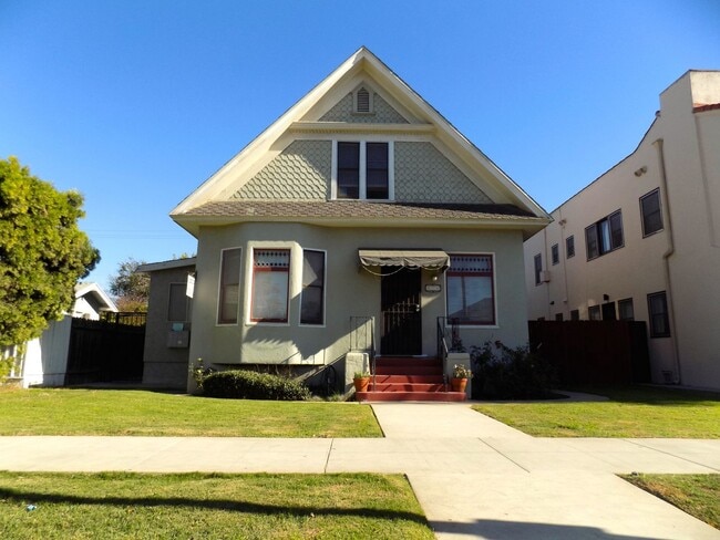 LARGE 2 BEDROOM 1 BATH UPSTAIRS UNIT WITH ... - LARGE 2 BEDROOM 1 BATH UPSTAIRS UNIT WITH ... Apartamento Unidad 828A