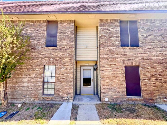 Building Photo - 200 Martingale Unit 120