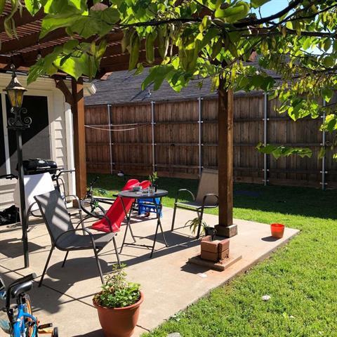 Photo - 1202 Defford Ln