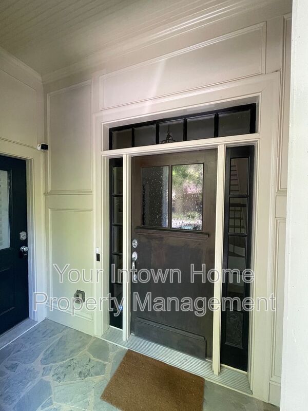 Photo - 1867 Gordon Manor NE