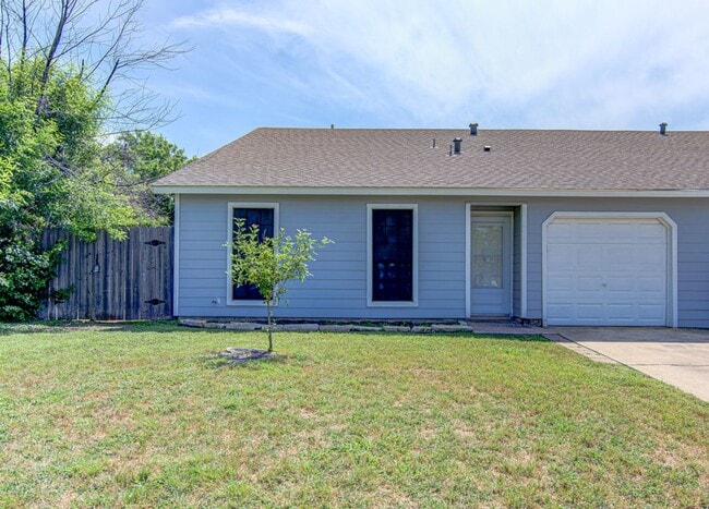Building Photo - 1603 Dale Cove Unit - A