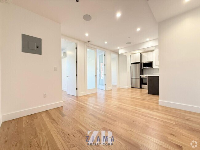 Building Photo - 754 Grand St Unit 3F Rental