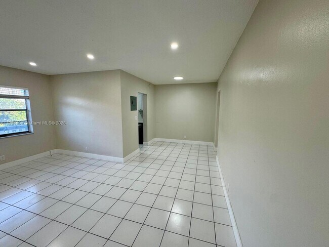 Photo - 2418 Polk St Unidad 206