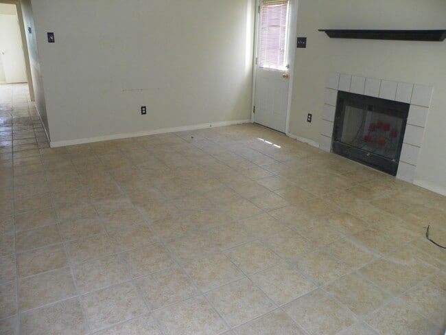 Photo - 509.511 Texas Ave Unidad 509