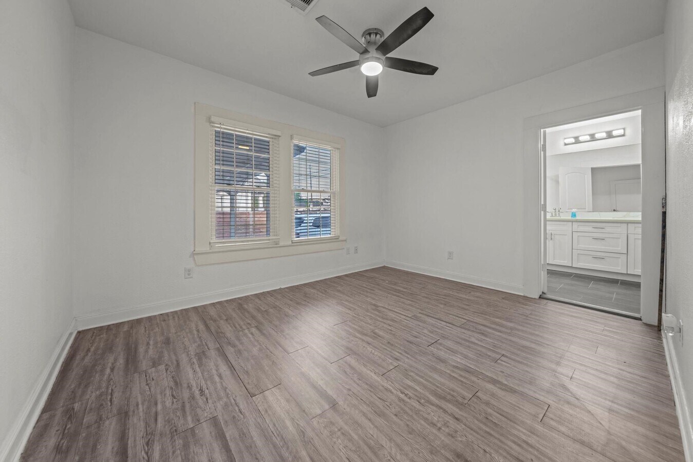 Photo - 5711 Sherman St