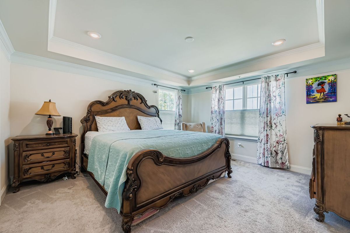 Photo - 7588 Warburg Way