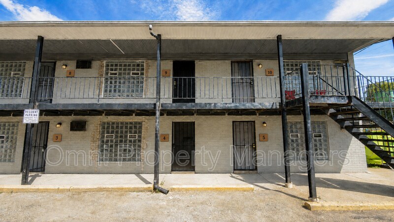 Photo - 11360 Wyoming Ave Unit Apt 8