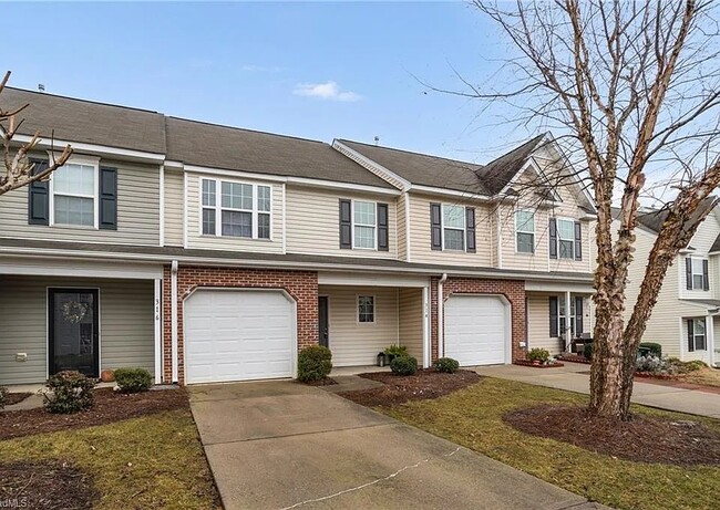 Photo - 314 Robyns Gln Cir Townhome