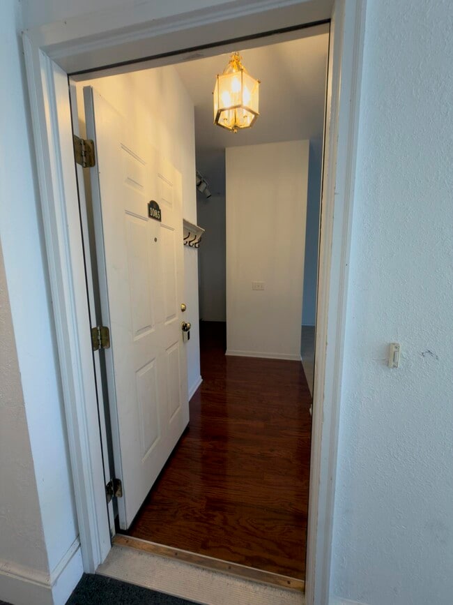 1085 Joyce Ln
