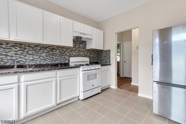 Photo - 247 Duane St Unit 1