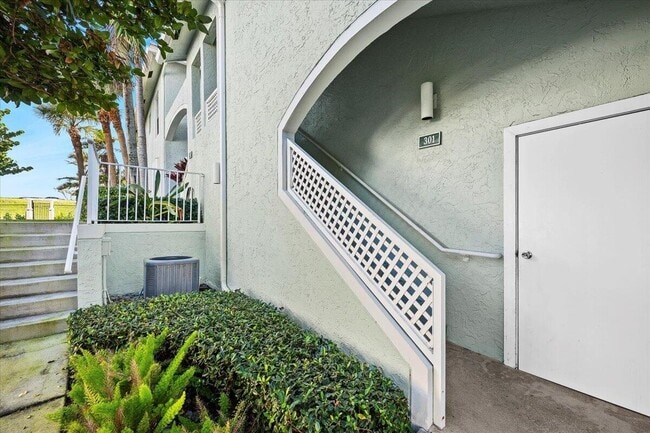 Photo - 301 Mainsail Cir