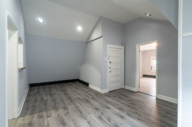Photo - 105 Shepard Ave Unit Apt 3