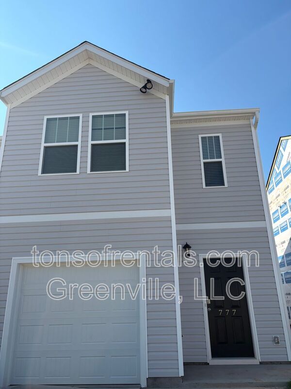 Building Photo - 777 Embark Cir
