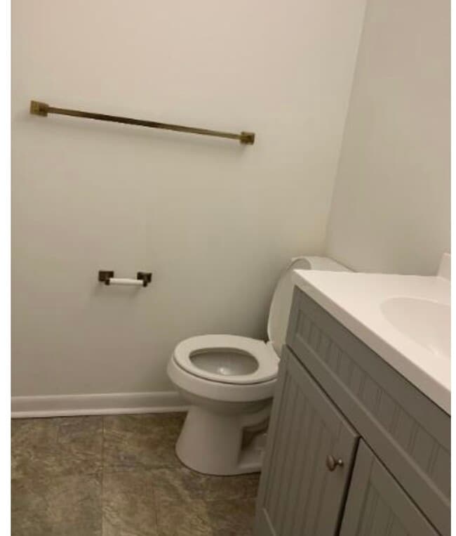 1/2 bath - 134 E Chapel Ave