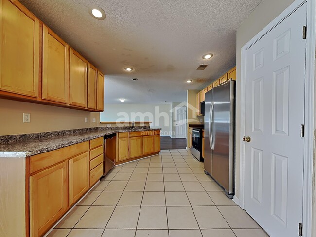 Photo - 210 Flat Rock Ter