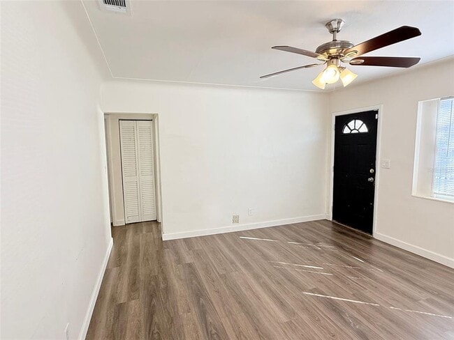 Photo - 1543 43rd St S