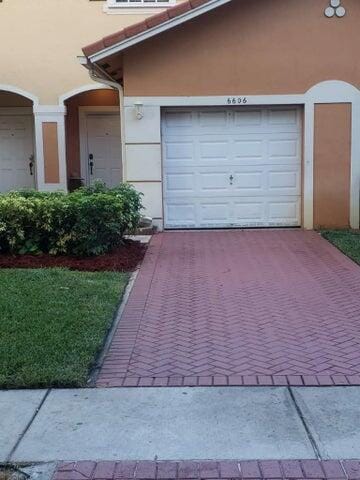 Building Photo - 6606 Catalina Ln Rental