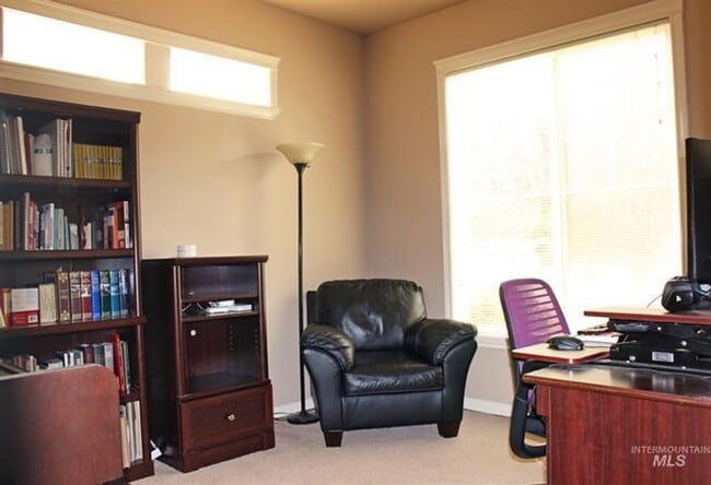 Building Photo - Meridian 3Bd/2.5Bth/3catr, 2243Sqft, Charming home in highly desired Tuscany neighborhood.