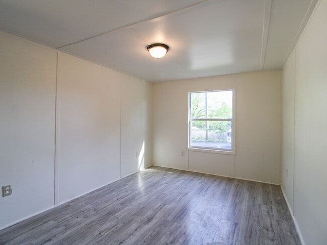 15 Simpson Rd