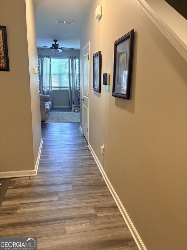 Photo - 188 Swindon Dr