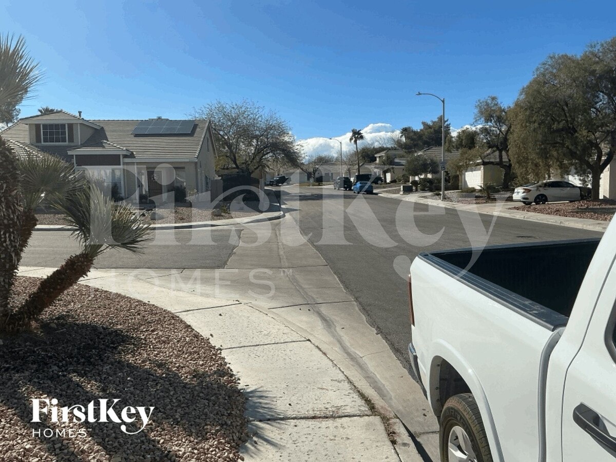 Photo - 2042 Angel Falls Dr