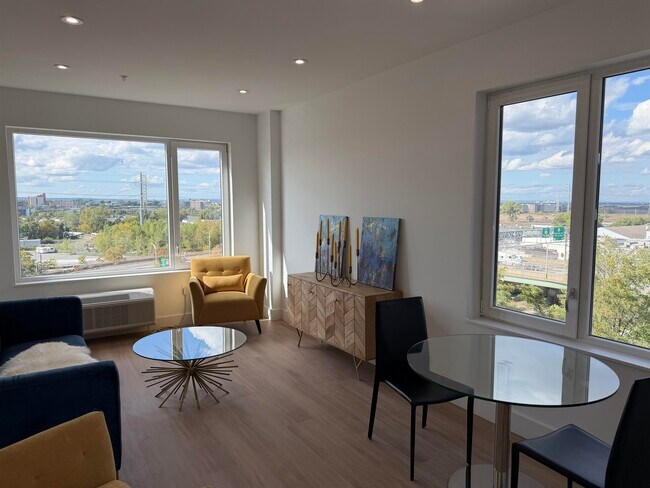 Photo - 3309 Liberty Ave Unidad 301