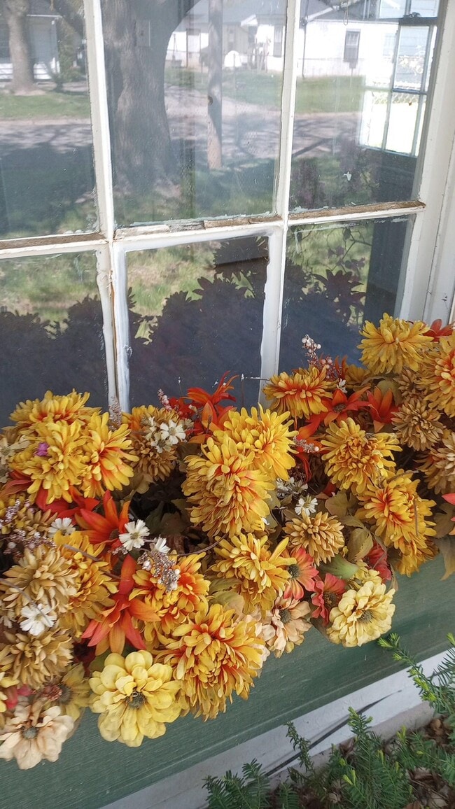 Building Photo - 1504 Edgewood-