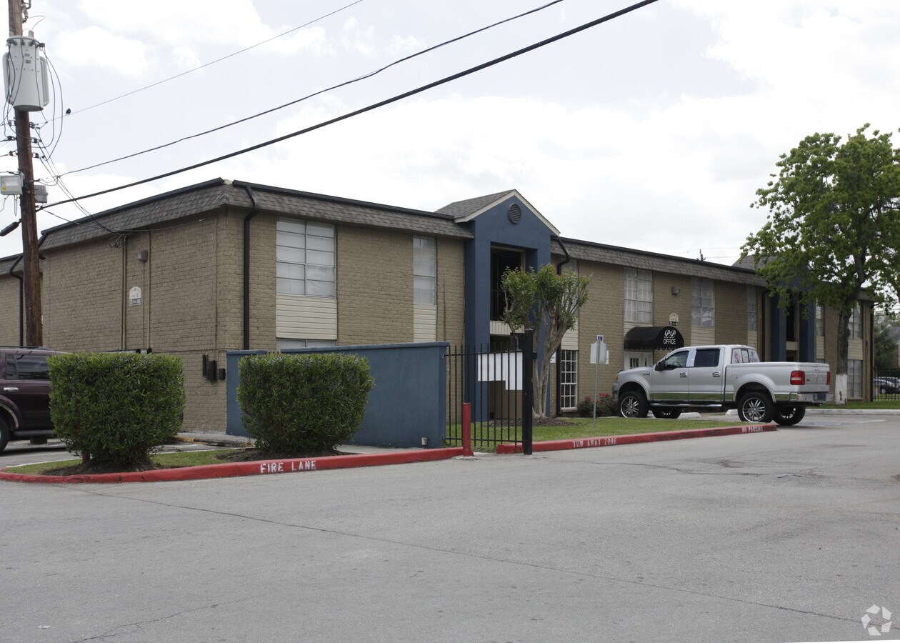 Pecan Place Apartments - Pecan Place Apartments