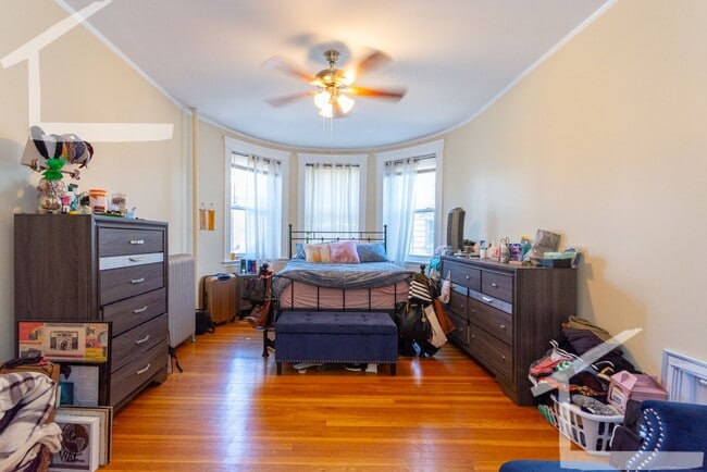 Photo - Very spacious 3 bed in Brookline...