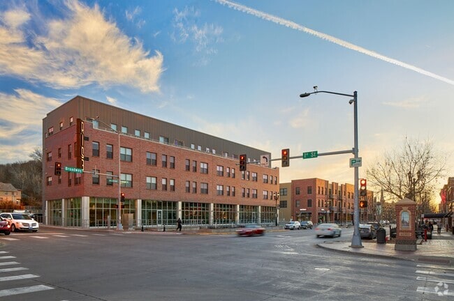 The Rise on Broadway - The Sawyer Rental